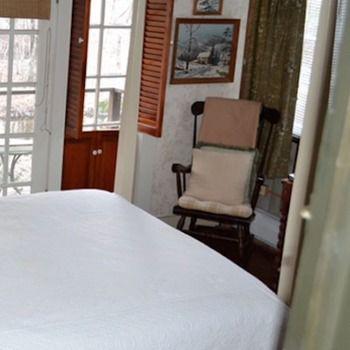Cs Coach House Inn High Falls